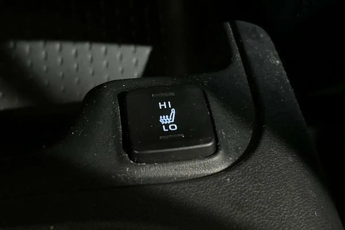 2021-toyota-corolla-18-vvt-i-icon-tech-spare-wheel-touring-sports-5d-big-19