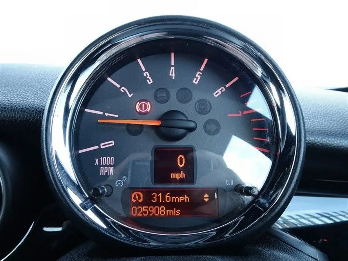 2015-mini-cooper-16-john-cooper-works-211bhp-ss-big-29