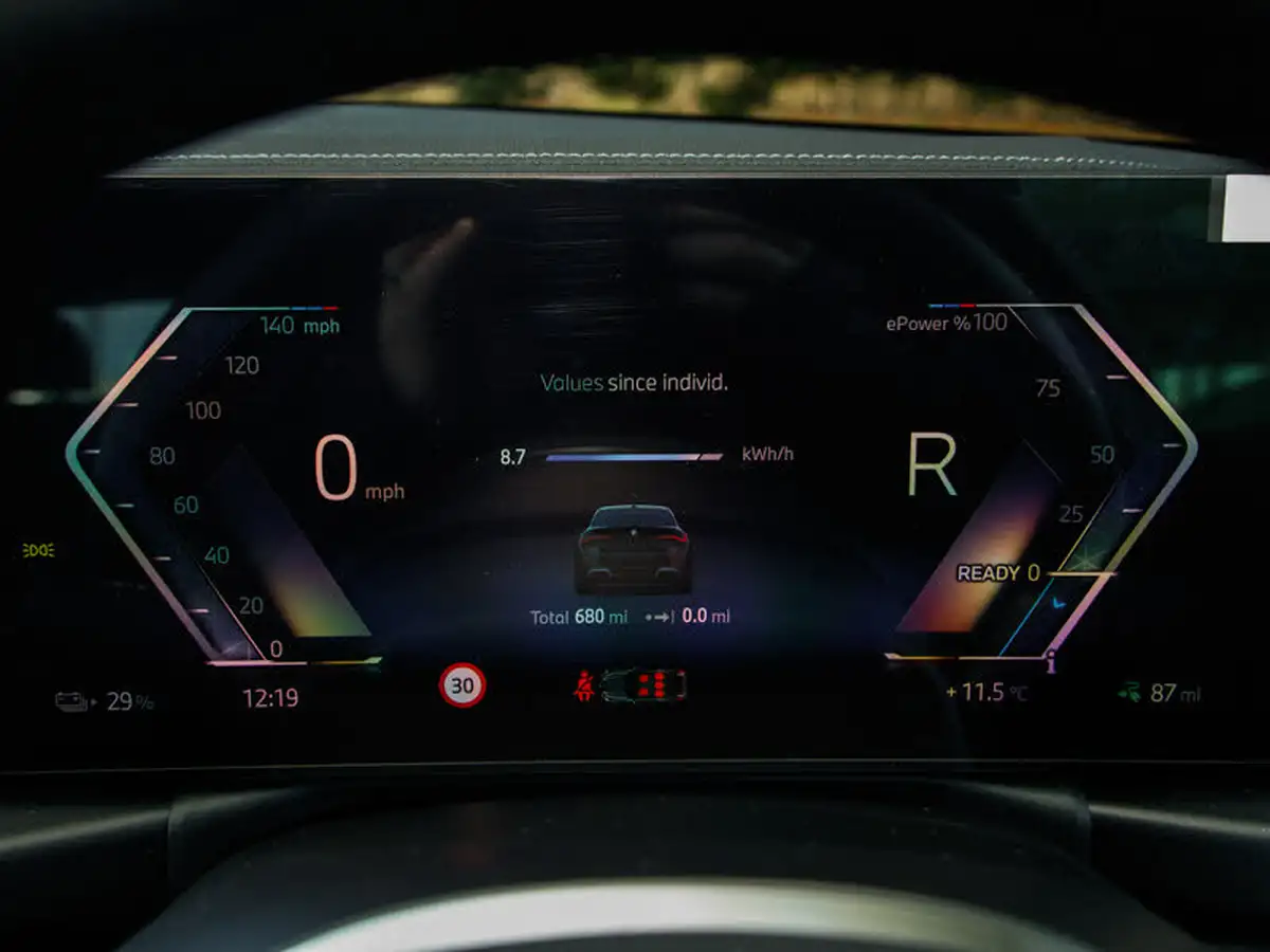 2024-bmw-i4-e-edrive40-m-sport-pro-packtech-pack-big-8