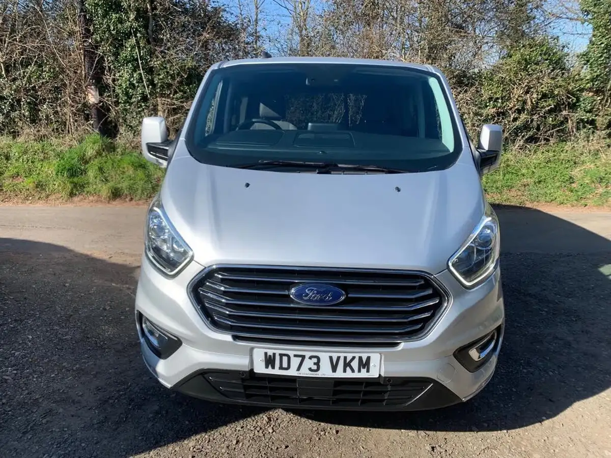 2024-ford-tourneo-custom-big-13