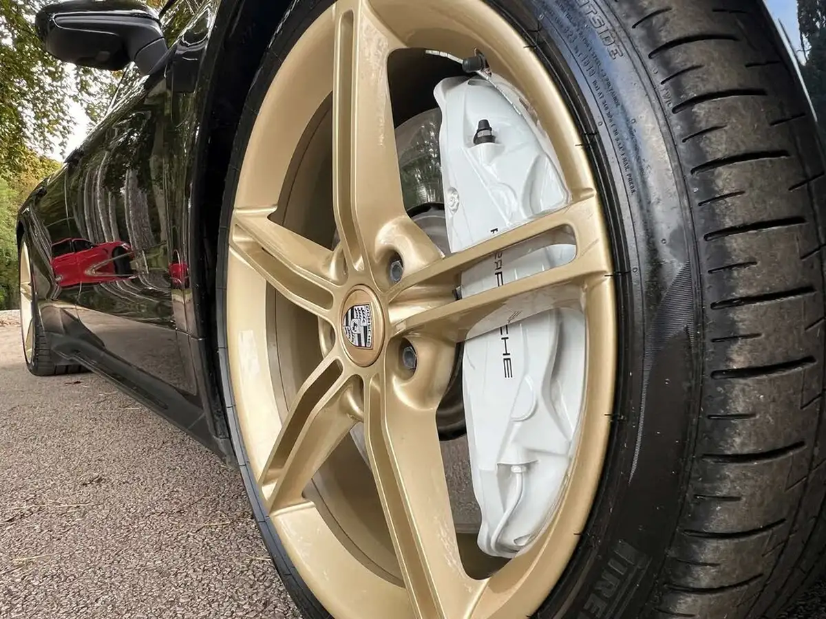 2020-porsche-taycan-e-turbo-big-42