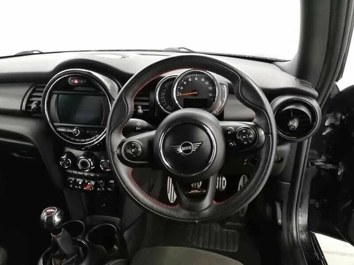 2019-mini-cooper-15-cooper-sport-hatchback-3d-big-10