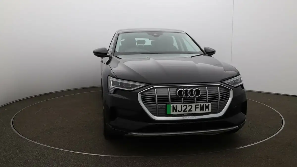 2022-audi-e-tron-55e-technik-station-wagon-big-33
