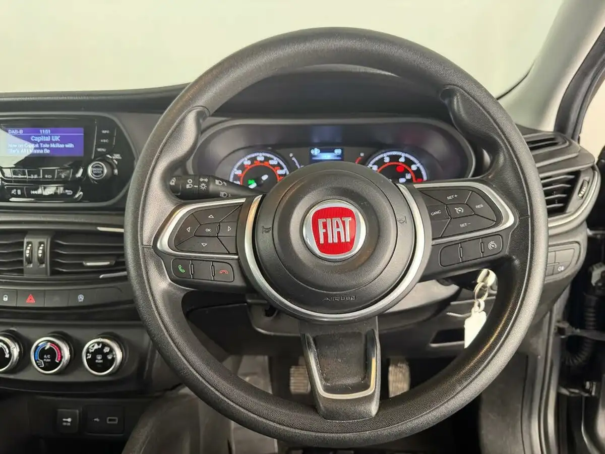 2021-fiat-tipo-10-hatchback-big-21