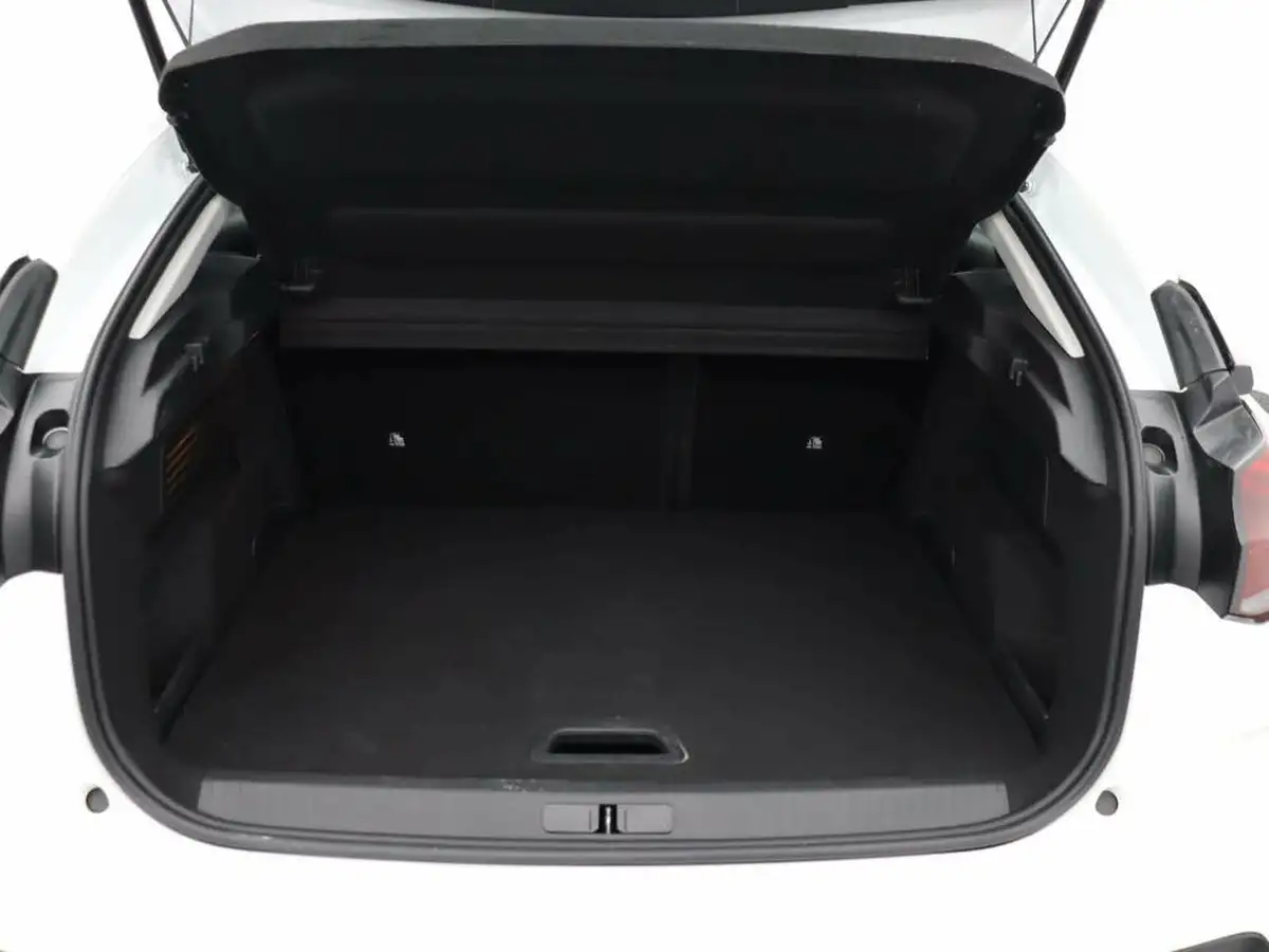 2023-citroen-c4-12-puretech-sense-plus-big-35