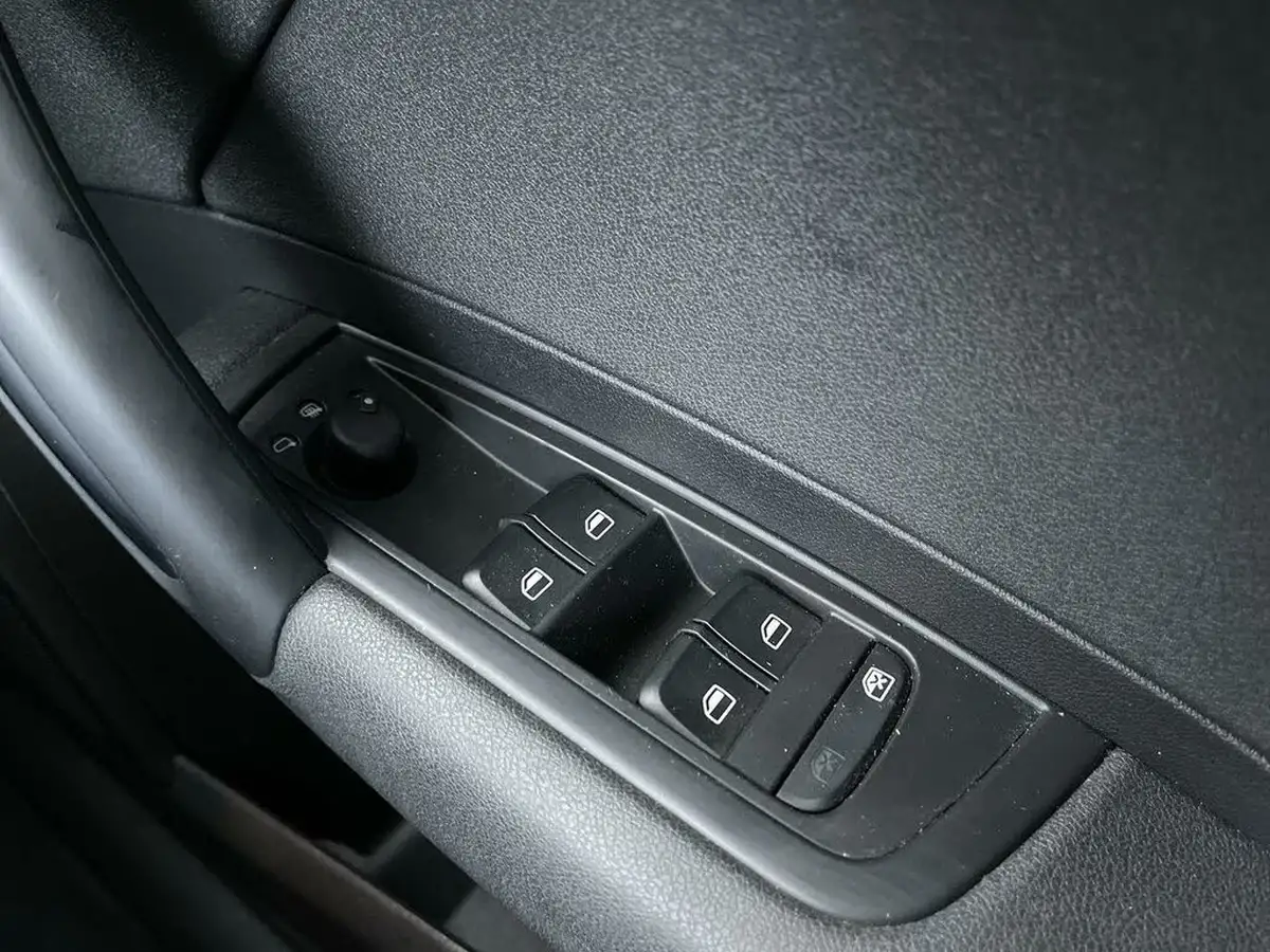 2013-audi-a1-16td-amplified-edition-sportback-5d-big-46