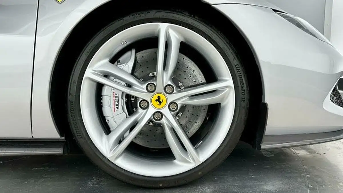 2022-ferrari-296-gtb-big-19
