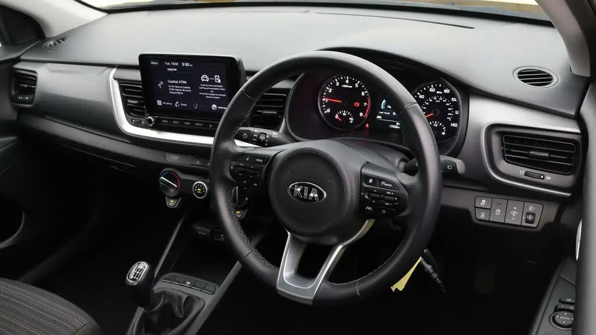 2021-kia-stonic-10-t-gdi-2-99bhp-big-9