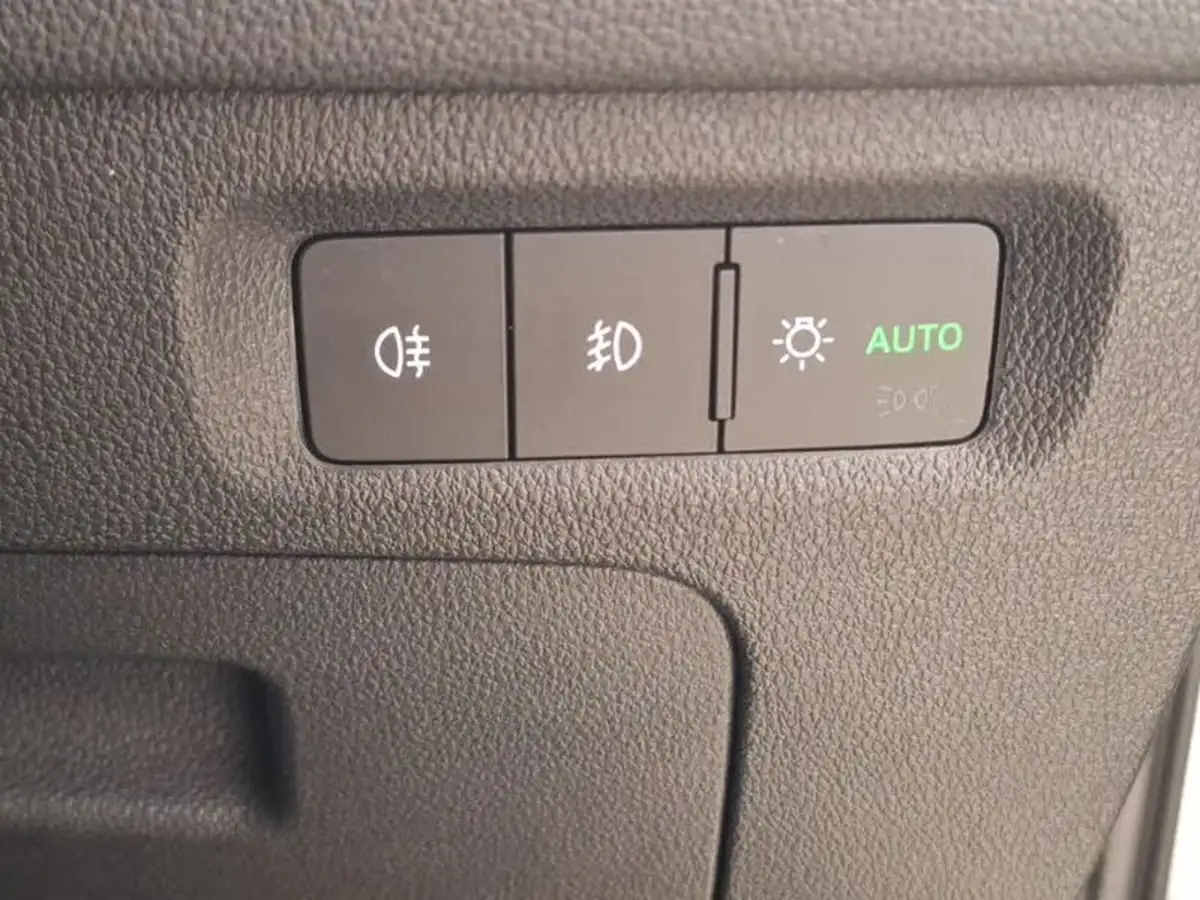 2021-skoda-octavia-big-18