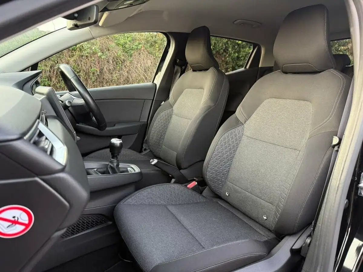 2020-renault-clio-10-sce-iconic-75bhp-big-8