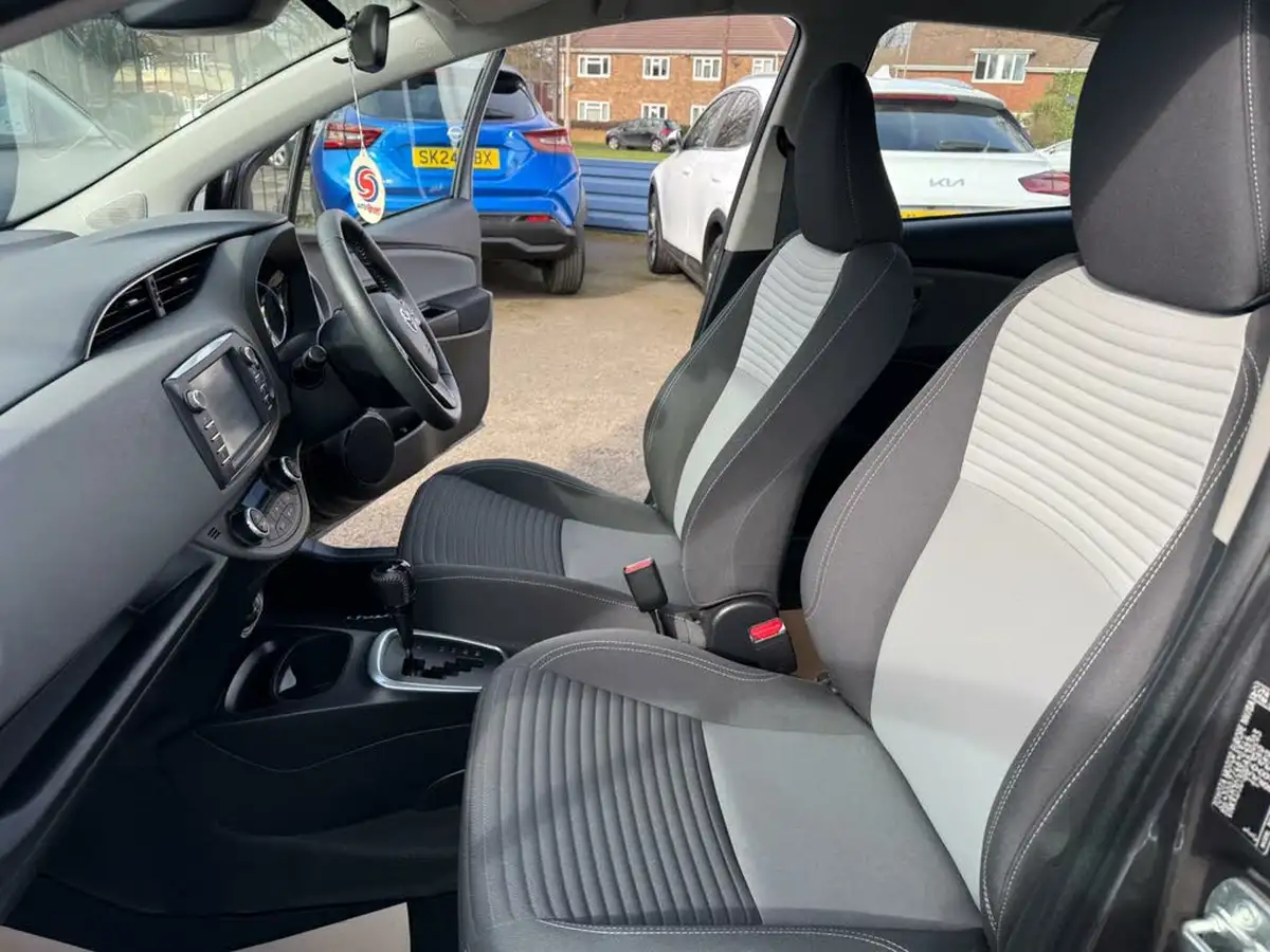 2019-toyota-yaris-15-vvt-i-icon-tech-98bhp-hybrid-1497cc-e-cvt-big-52