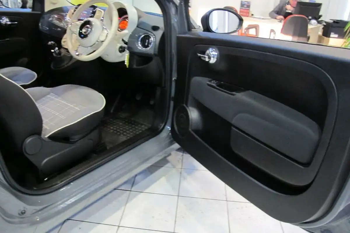 2020-fiat-500-10-lounge-big-21