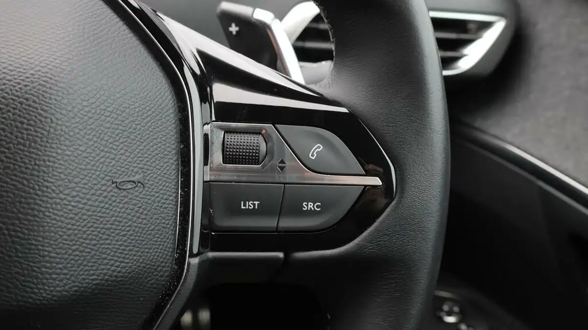 2023-peugeot-3008-suv-12-puretech-allure-premium-eat8-big-23