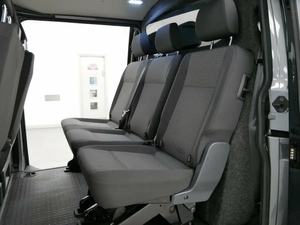 2022-volkswagen-transporter-20bitdi-t32-highline-bmt-lwb-4motion-199pseu6dt-e-kombi-big-3