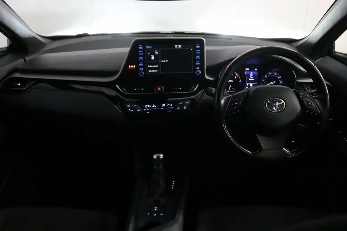 2021-toyota-c-hr-18-vvt-i-icon-big-8