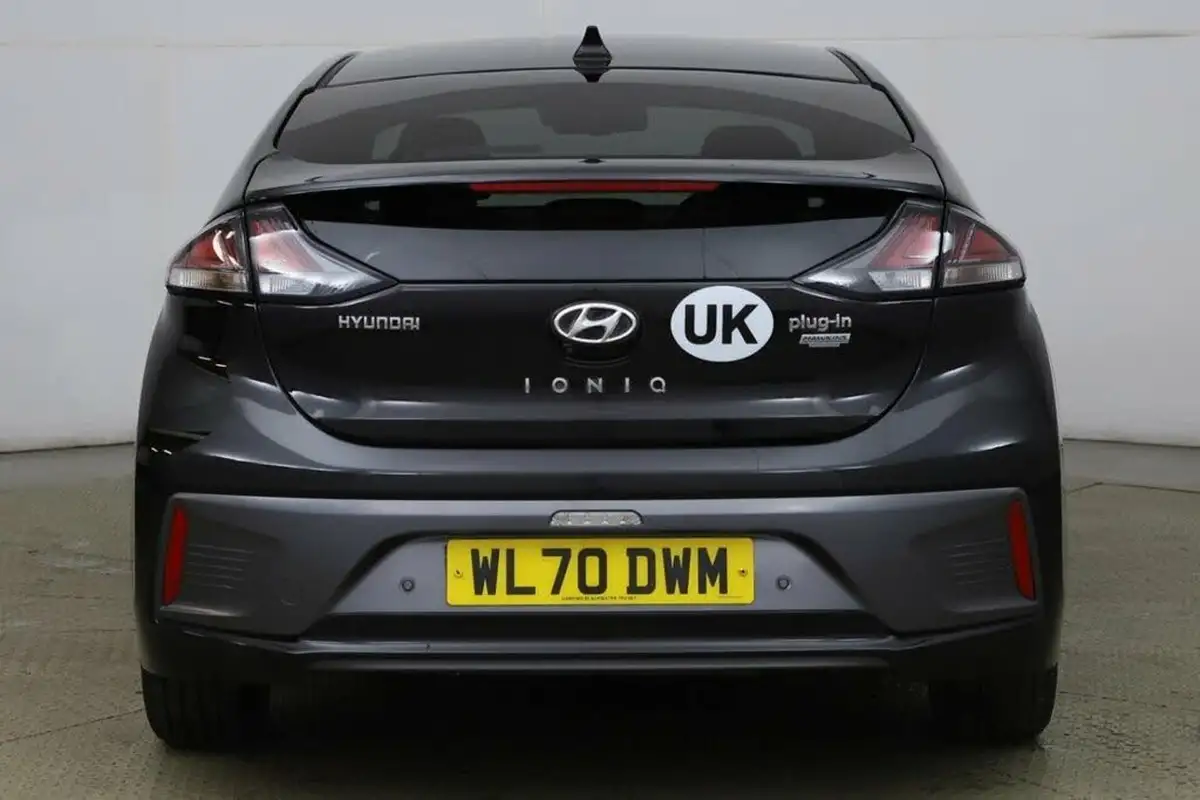 2021-hyundai-ioniq-16-gdi-premium-se-plug-in-hybrid-big-5