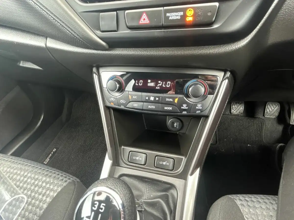 2022-suzuki-s-cross-14-boosterjet-motion-big-13