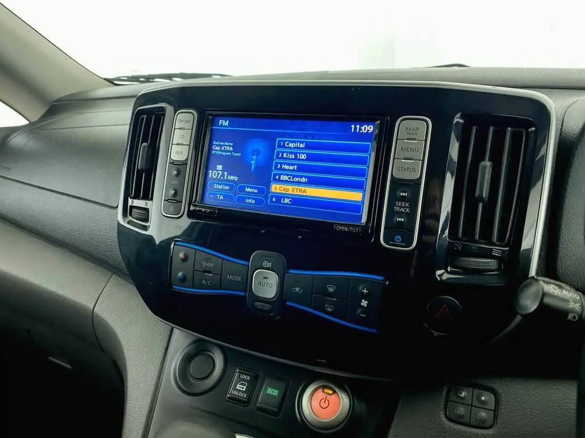 2017-nissan-env200-e-tekna-rapid-panel-van-big-17
