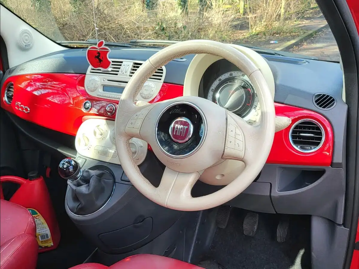 2011-fiat-500-12-lounge-big-1