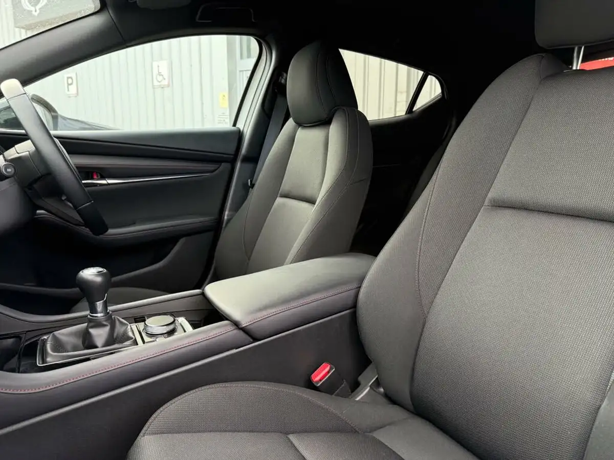 2023-mazda-mazda3-20-e-skyactiv-g-homura-big-24
