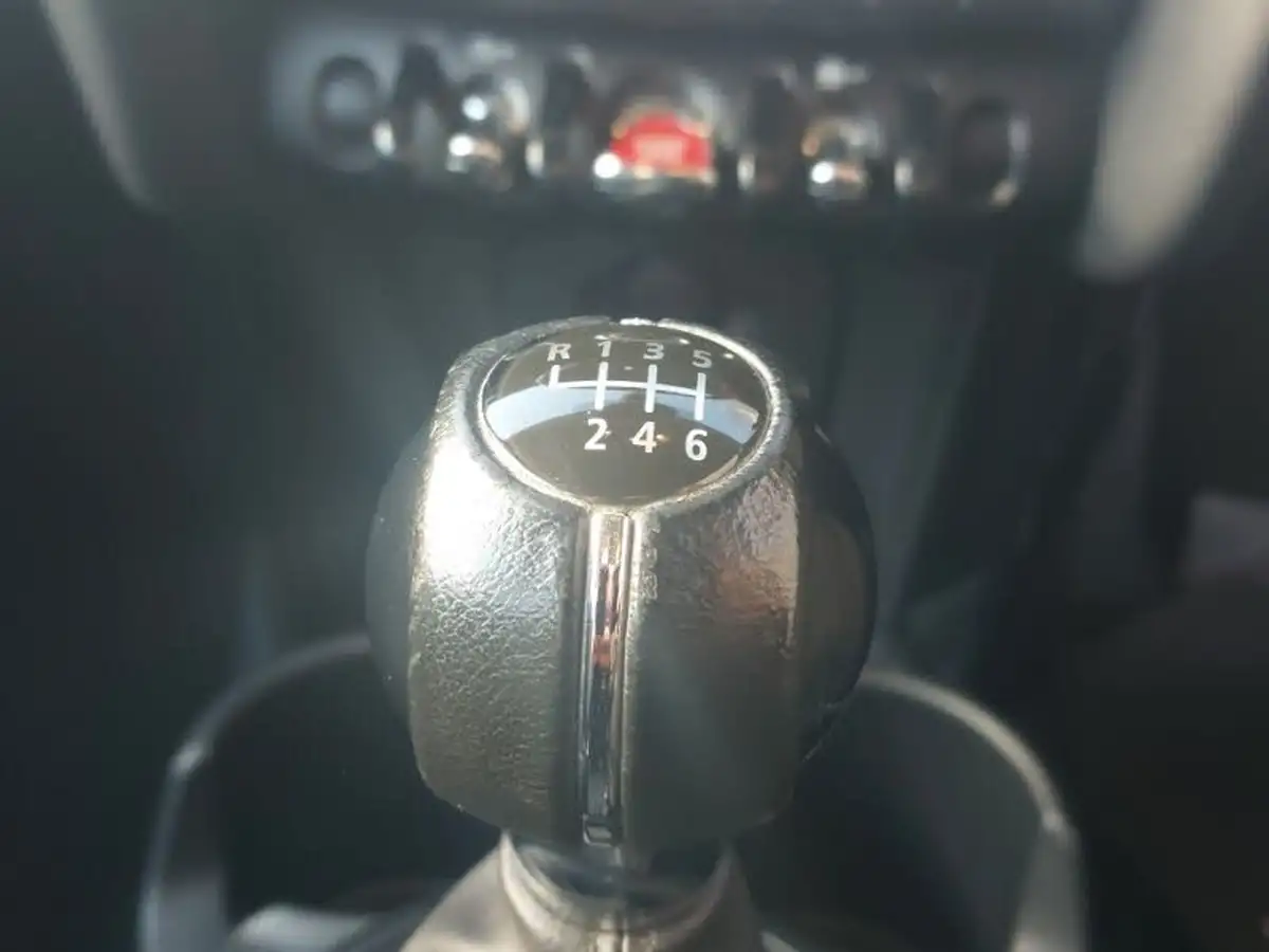 2019-mini-cooper-20-cooper-s-classic-189bhp-hatchback-3d-big-9