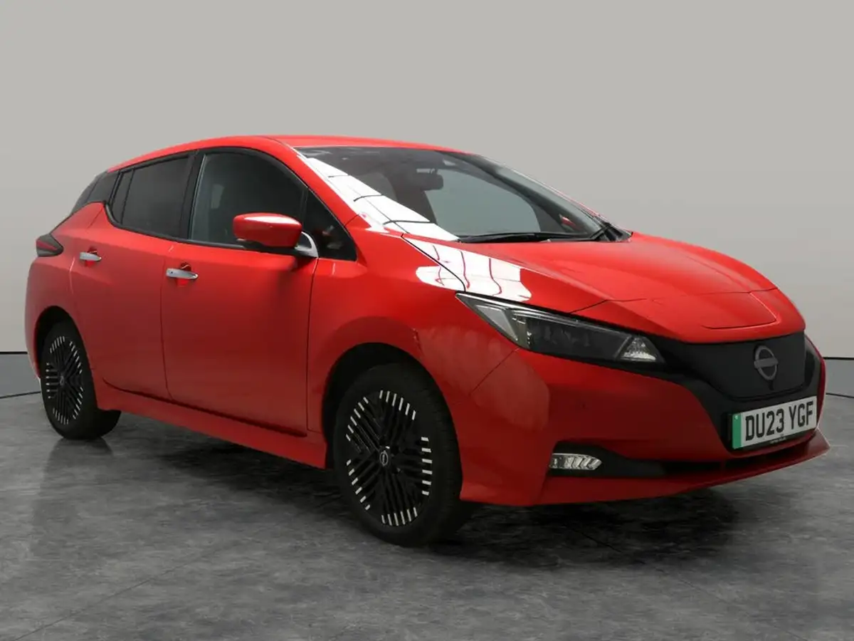 2023-nissan-leaf-e-e-tekna-59kwh-big-5
