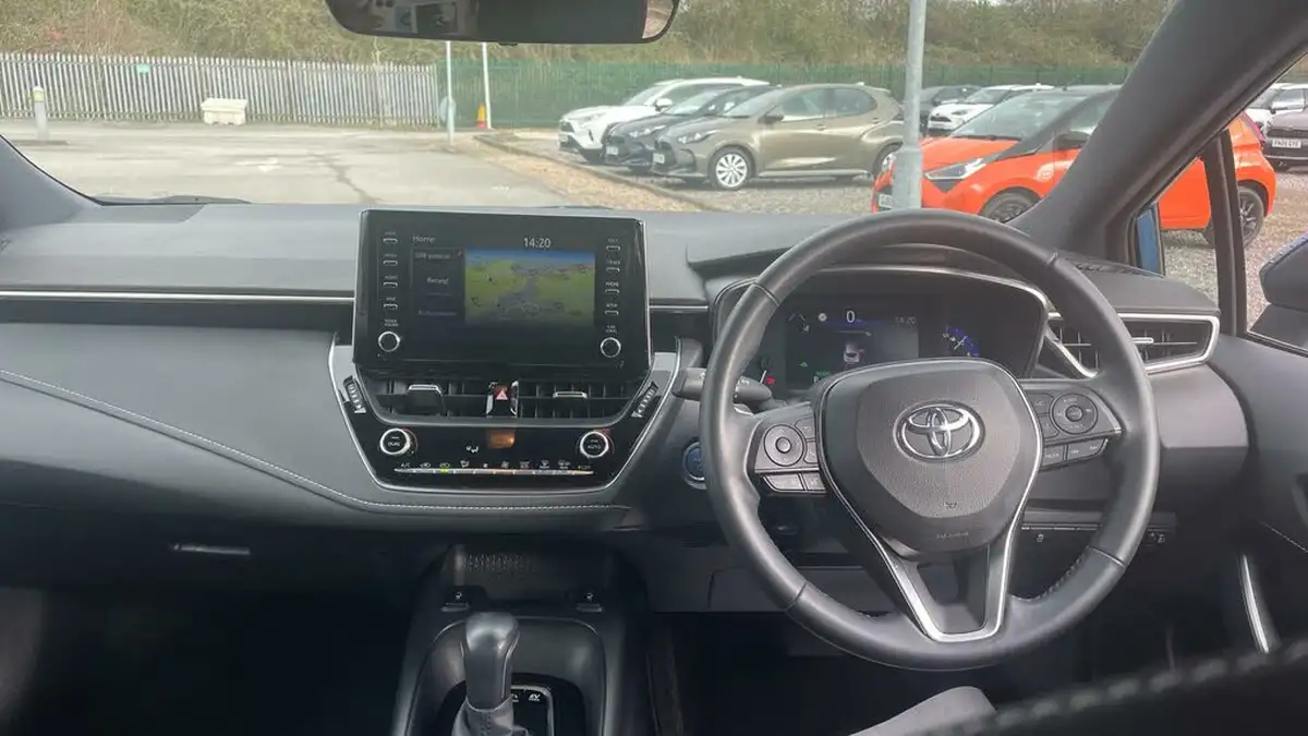 2020-toyota-corolla-18-vvt-i-design-spare-wheel-hatchback-5d-big-4