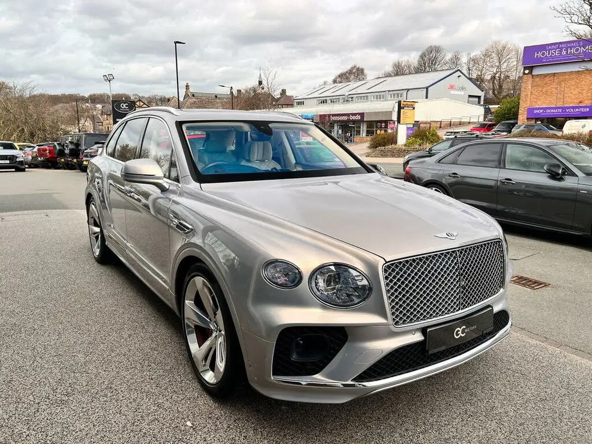 2020-bentley-bentayga-30-hybrid-big-3