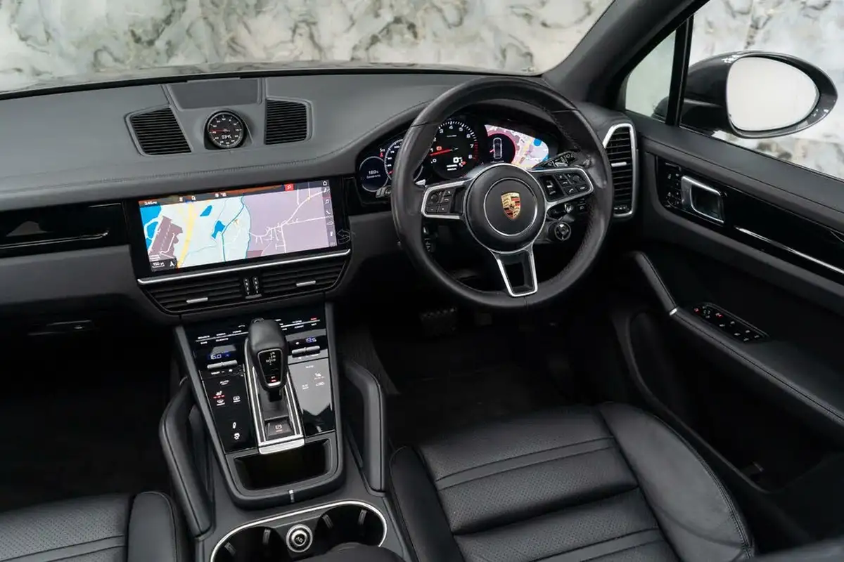 2019-porsche-cayenne-30-v6-coupe-big-10