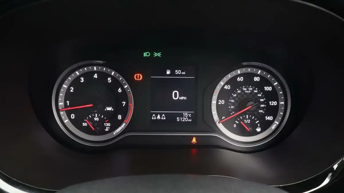2021-hyundai-i10-12-premium-84ps-1197cc-big-10
