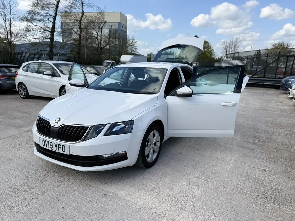 2019-skoda-octavia-10-tsi-se-technology-hatchback-big-11