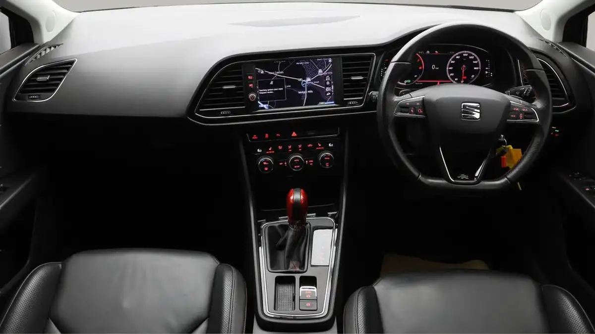 2019-seat-leon-20-tsi-fr-sport-hatchback-big-12