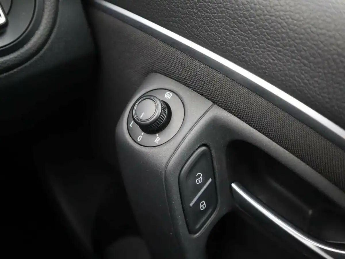 2017-volkswagen-polo-10-match-75ps-bmtss-5d-big-25