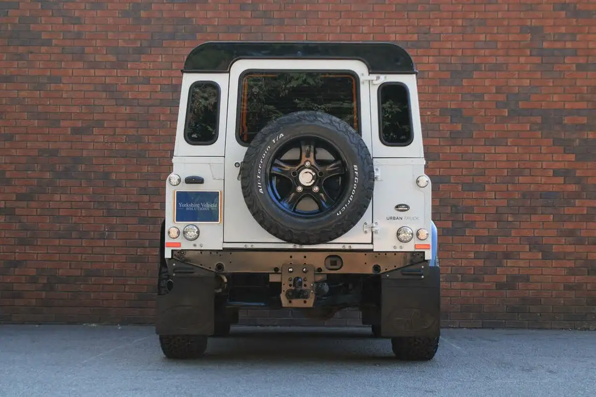 2015-land-rover-90-defender-22td-xs-station-wagon-3-drs-big-31