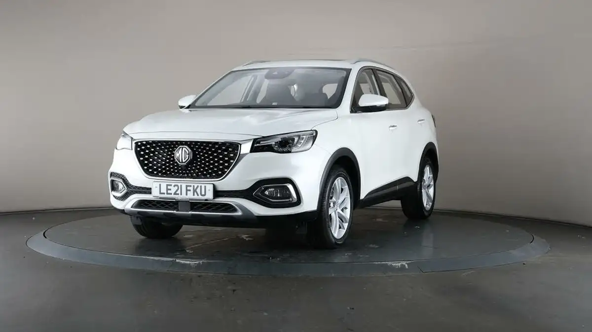 2021-mg-hs-15t-gdi-exclusive-162ps-big-37