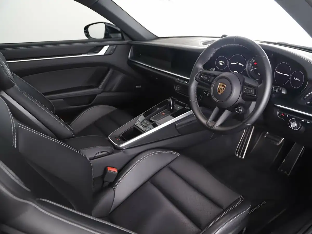 2022-porsche-911-30-carrera-4-gts-coupe-big-23