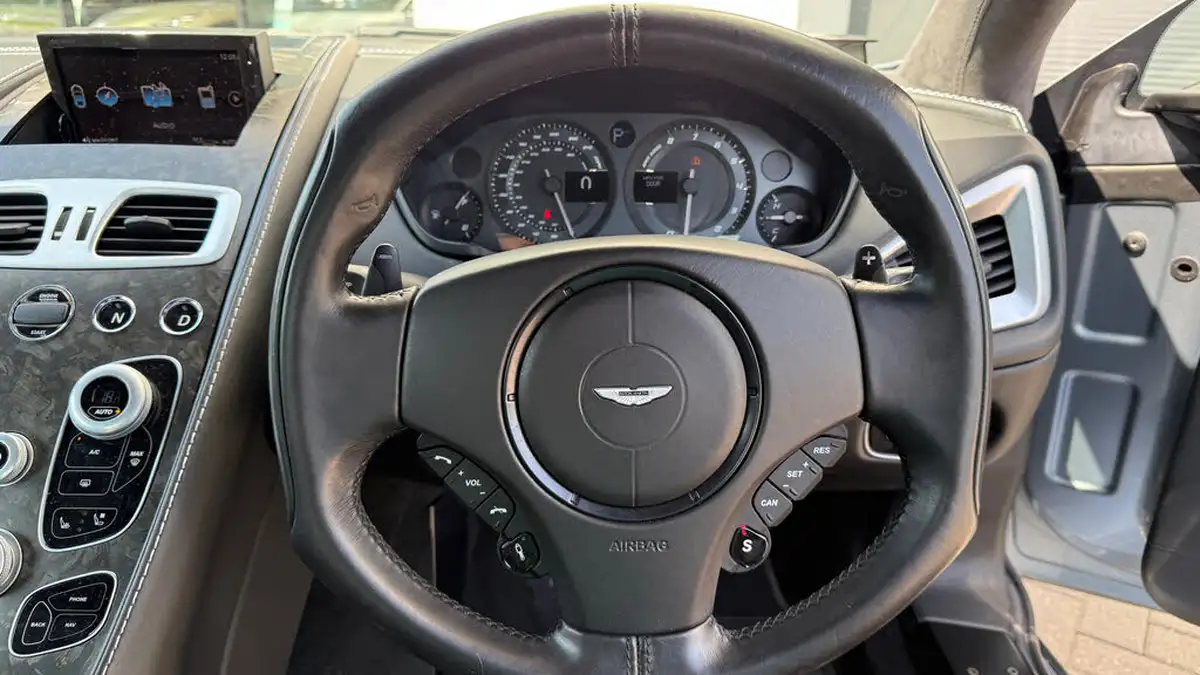 2019-aston-martin-vanquish-59-568bhp-big-10