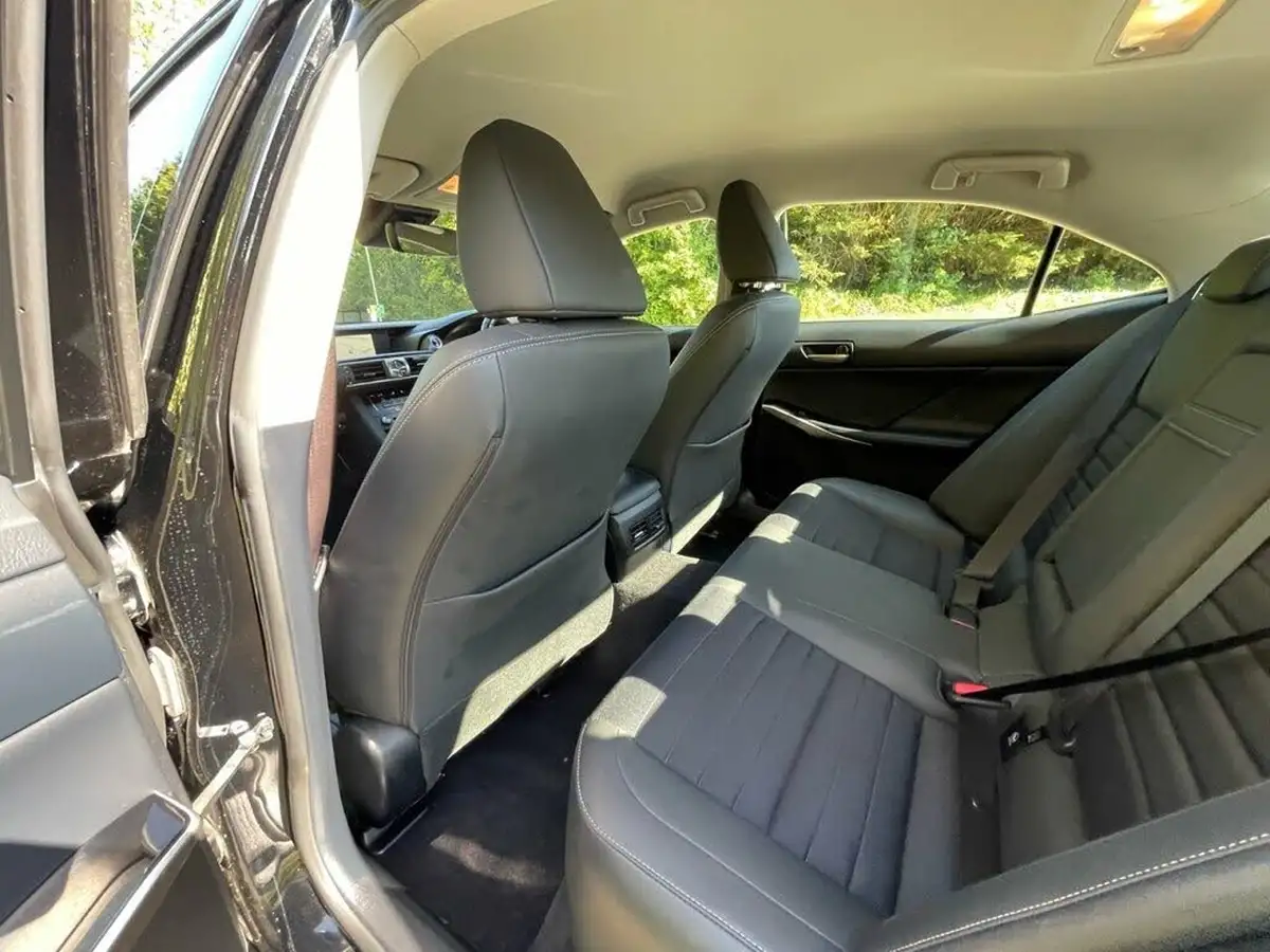 2017-lexus-is-300h-25-executive-edition-big-45