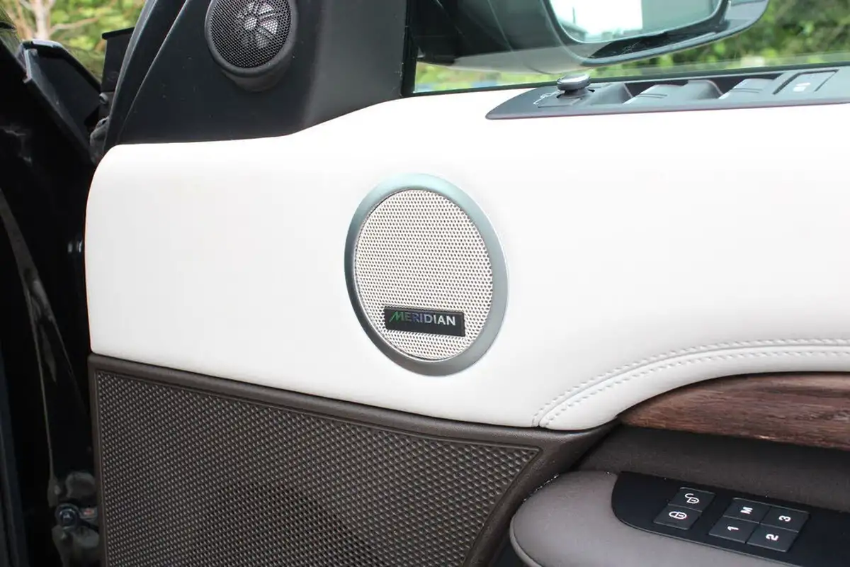 2019-land-rover-discovery-20-sd4-hse-big-36