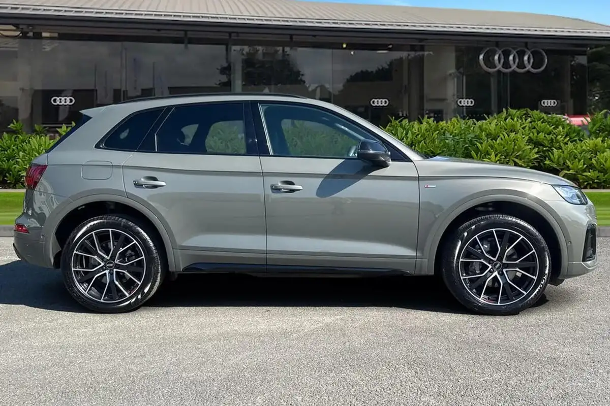 2024-audi-q5-20-45-tfsi-black-edition-station-wagon-big-2