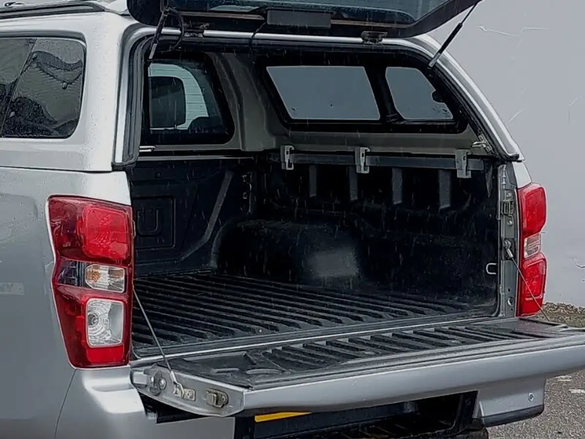 2022-isuzu-d-max-19td-dl20-double-pick-up-auto-big-7