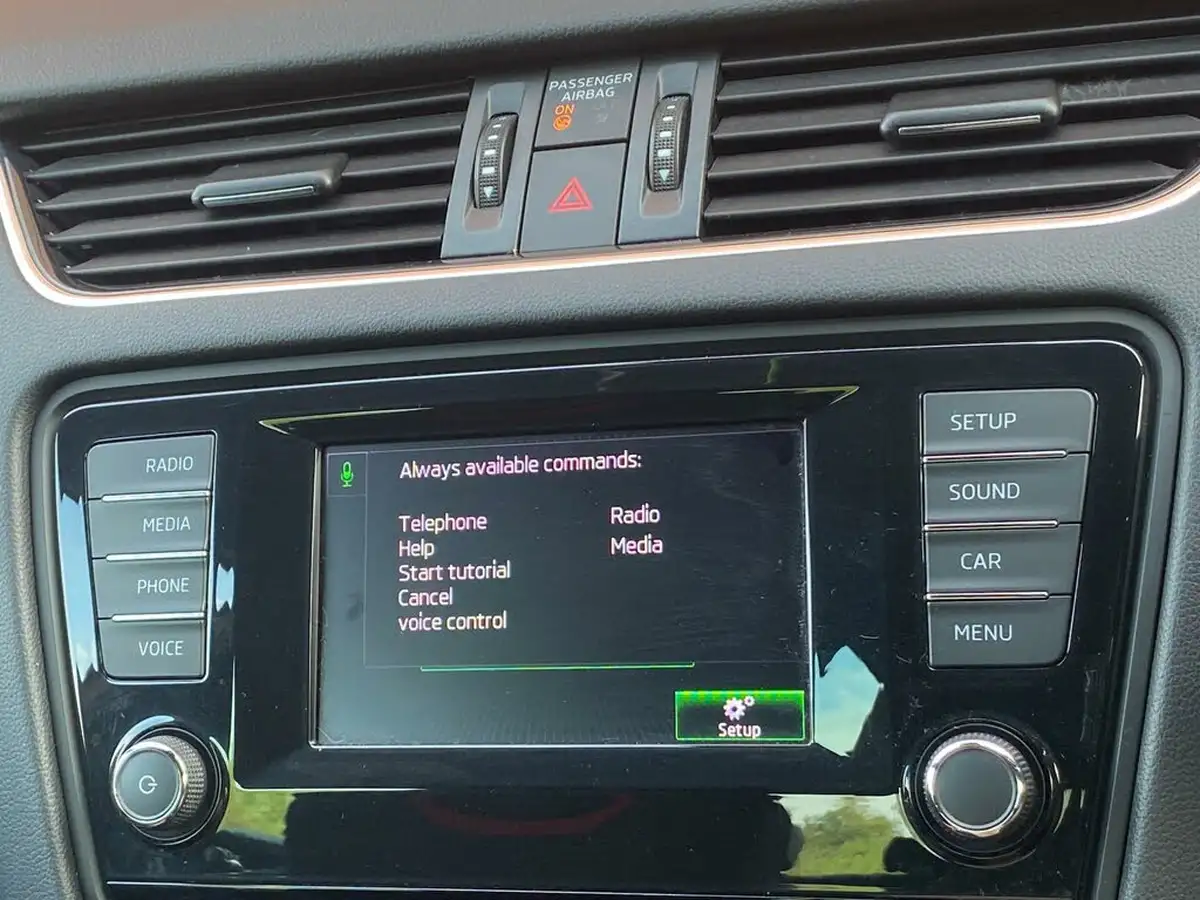 2015-skoda-octavia-20tdi-vrs-hatchback-big-51