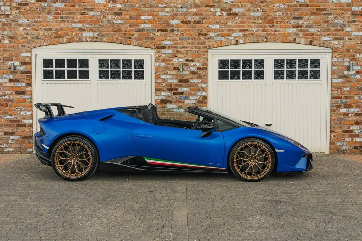 2018-lamborghini-huracan-52-performante-spyder-big-27