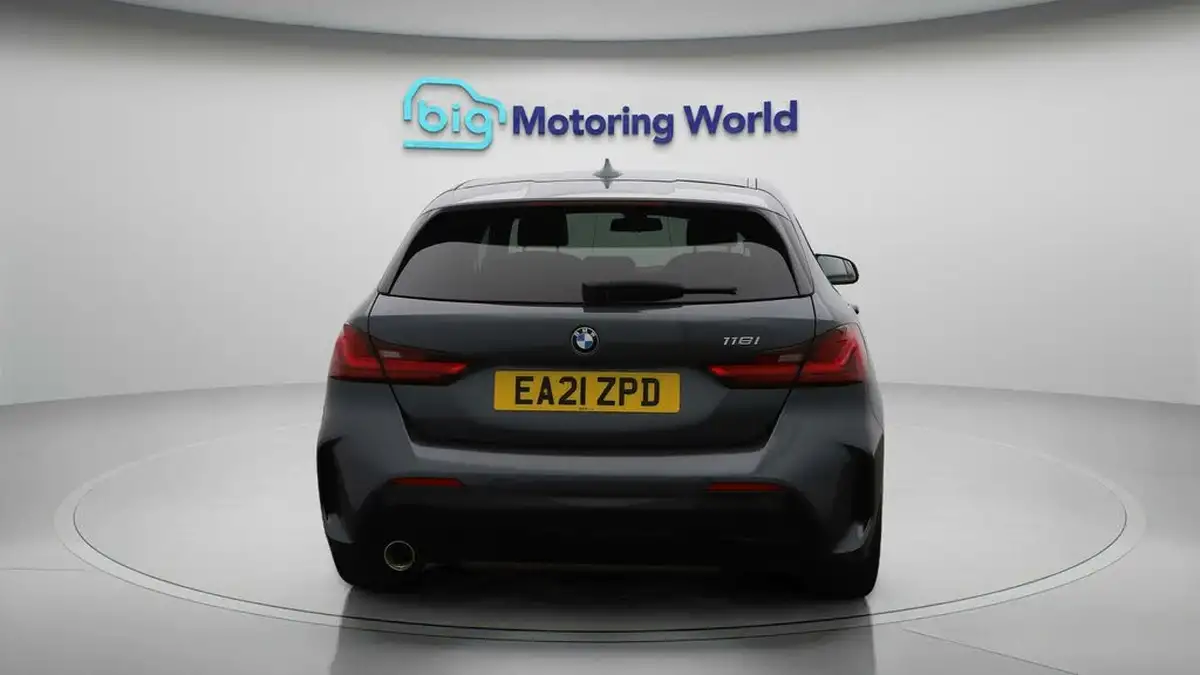 2021-bmw-1-series-15-118i-m-sport-lcp-dct-big-6