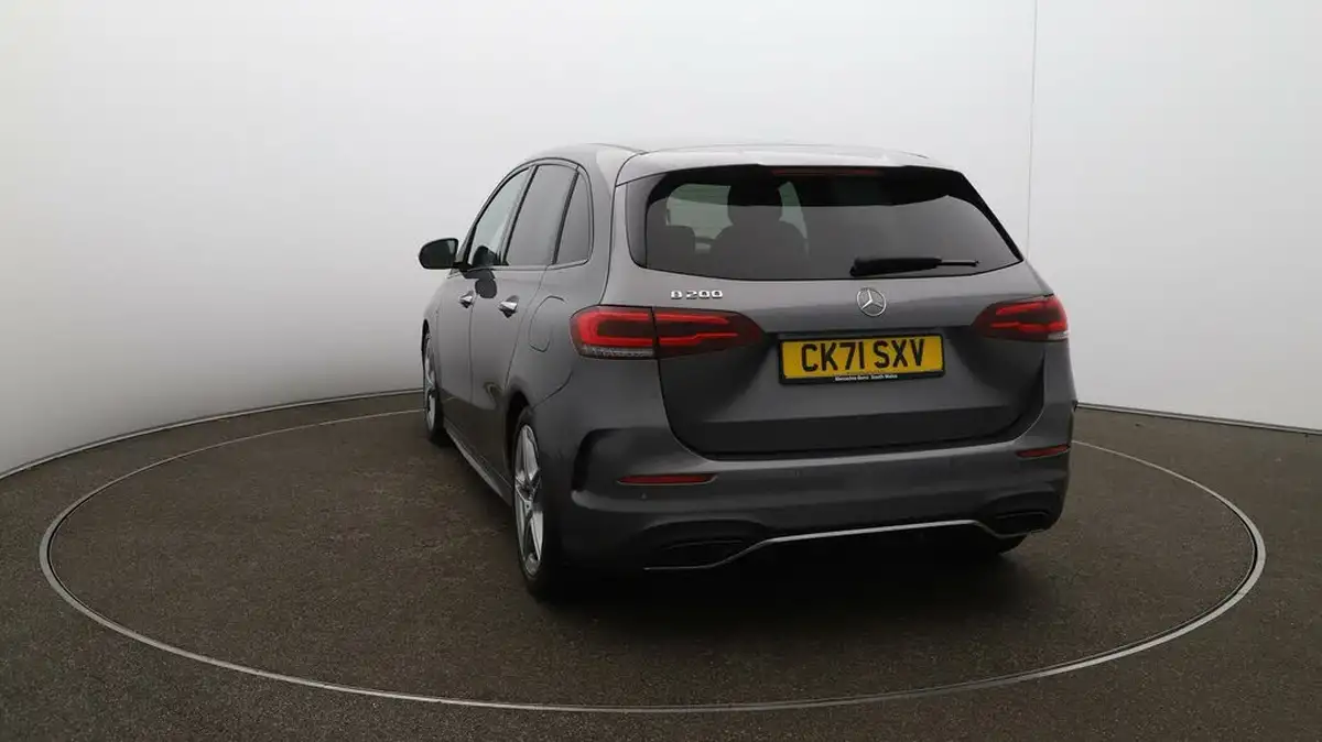 2021-mercedes-benz-b-class-13-b200-amg-line-premium-edition-big-52