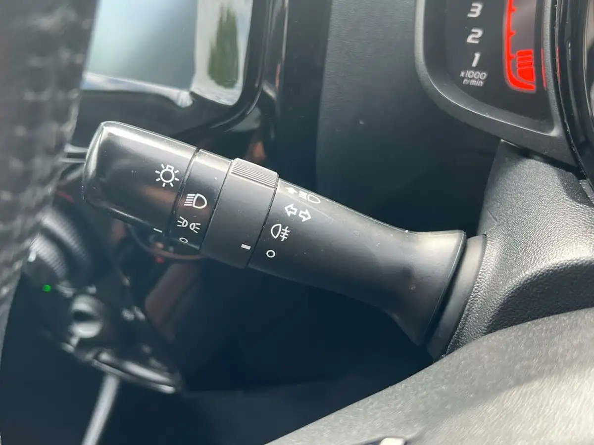 2021-citroen-c1-10-vti-shine-5d-big-16