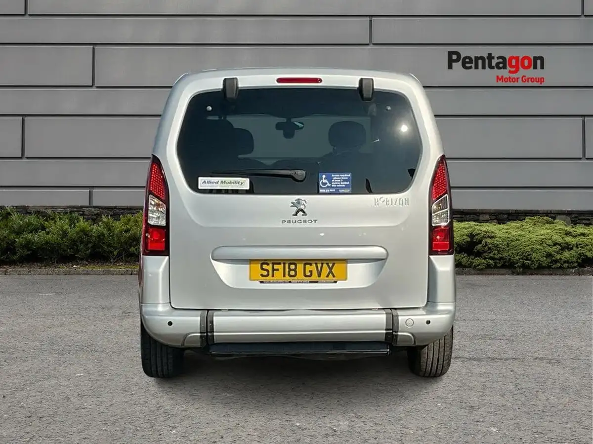 2018-peugeot-partner-big-13