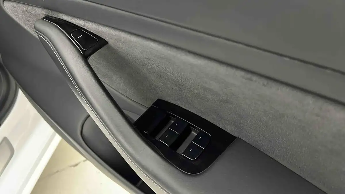 2020-tesla-model-3-e-long-range-big-30