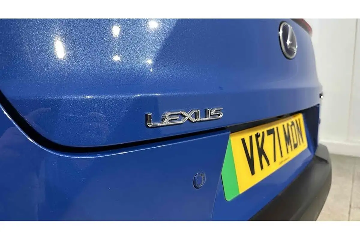 2021-lexus-ux-300e-e-ux-big-10