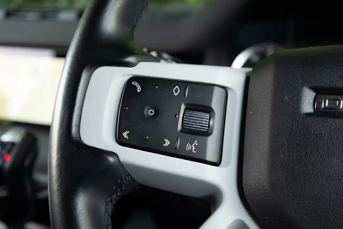 2023-land-rover-90-defender-30-d250-hard-top-standard-90-2996cc-big-5